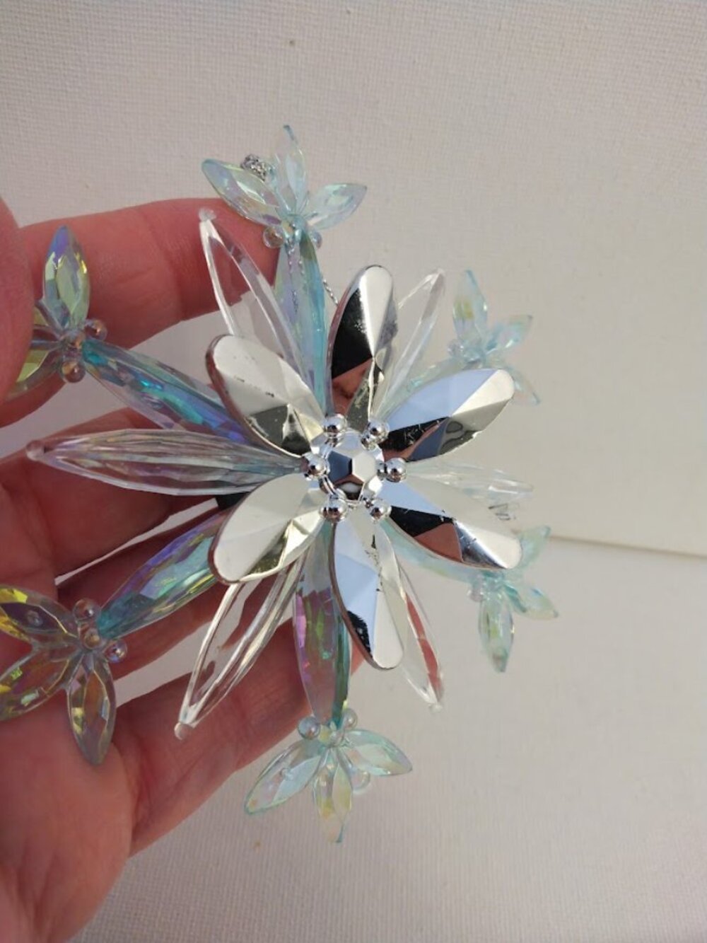 Bath & Body Works Crystal Snowflake Candle Topper Magnetic Ornament For 3-Wick - Picture 5 of 7